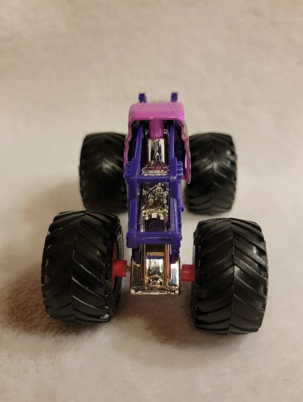 Monster Jam Wild Flower Monster Truck 1:64 Pink Purple Diva